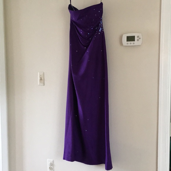 Gorgeous strapless gown - Picture 2 of 7